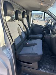 Opel Vivaro 2016-thumb-5