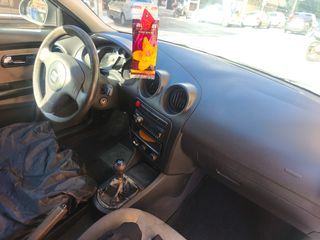 Seat Ibiza 2003 1200-thumb-4