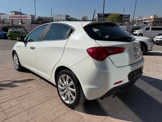 Alfa Romeo Giulietta 2015 1.6 105HP DIESEL-thumb-6