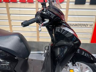 Honda SH 150i 2023-thumb-9