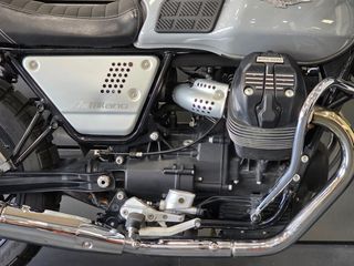 Moto Guzzi V 7 2019 MILANO-thumb-6