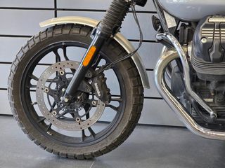 Moto Guzzi V 7 2019 MILANO-thumb-7