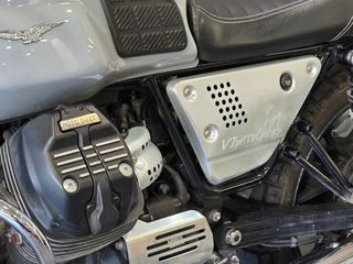 Moto Guzzi V 7 2019 MILANO-thumb-11