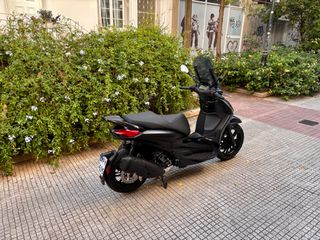 Piaggio Beverly 300 2024 DEEP BLACK-thumb-3