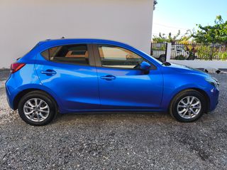 Mazda 2 2015 MAZDA 2-thumb-3