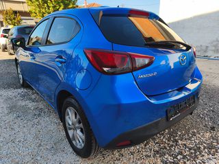 Mazda 2 2015 MAZDA 2-thumb-6