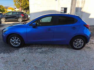 Mazda 2 2015 MAZDA 2-thumb-7