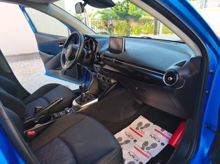 Mazda 2 2015 MAZDA 2-thumb-15