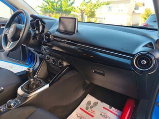 Mazda 2 2015 MAZDA 2-thumb-20
