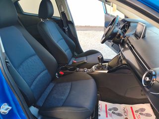 Mazda 2 2015 MAZDA 2-thumb-21