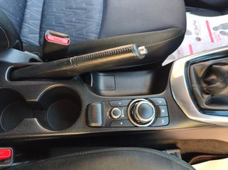 Mazda 2 2015 MAZDA 2-thumb-19