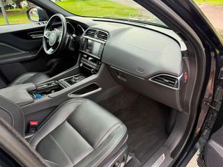 Jaguar F-Pace 2018 20d R-Sport 180 Panorama-thumb-10