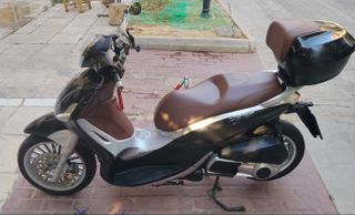 Piaggio Beverly 300 2011-thumb-5