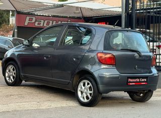 Toyota Yaris 2004-thumb-10