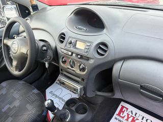 Toyota Yaris 2004-thumb-16