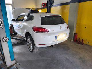 Volkswagen Scirocco 2010 1.4 TSI-thumb-1