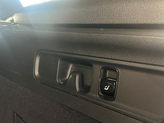 Mercedes-Benz GLC 300 2024 GLC 300 E AMG PANORAMA-thumb-40