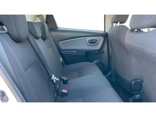 Toyota Yaris 2017 live-thumb-12