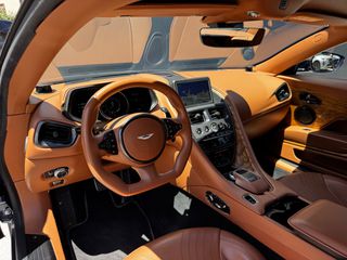 Aston Martin DB11 2019 AMR-thumb-14