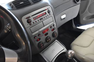Alfa Romeo GT 2004 2.0 16V JTS 16V DISTINCTIVE-thumb-13