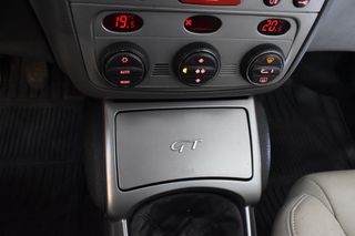 Alfa Romeo GT 2004 2.0 16V JTS 16V DISTINCTIVE-thumb-14