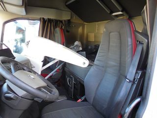 Volvo 2014 FH4 500-thumb-7