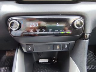Toyota Yaris 2021 'CLUB'-FULL LED-KAMΕΡΑ-NAVI-16''-KEYLESS-ΨΗΦΙΑΚΑ ΟΡ-KΛΙΜΑ-thumb-48