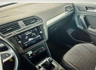 Volkswagen Tiguan 2022-thumb-5