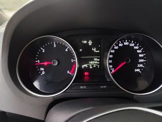Volkswagen Polo 2016 ΠΕΤΡΈΛΑΙΟ-thumb-22