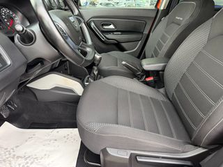 Dacia Duster 2022 1.5D PRESTIGE 4WD-thumb-8