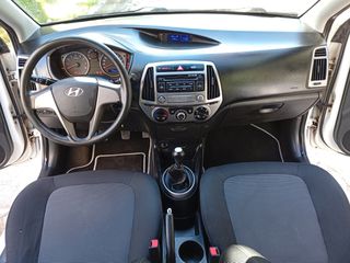 Hyundai i 20 2013-thumb-32