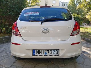 Hyundai i 20 2013-thumb-19