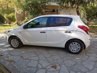 Hyundai i 20 2013-thumb-24
