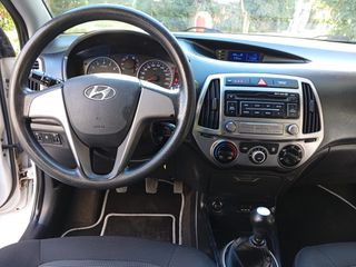 Hyundai i 20 2013-thumb-30