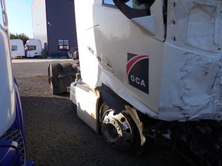 Volvo 2017 FH4 540-thumb-2