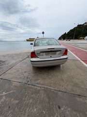 Ford Focus 2002 SEDAN 1,400-thumb-6