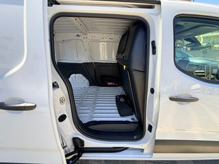 Κλούβα Toyota 2023 L1-thumb-15