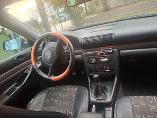 Audi A4 2000-thumb-4