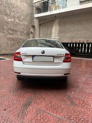 Skoda Octavia 2019-thumb-5