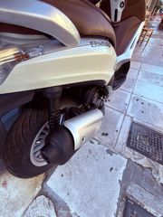 Piaggio Beverly 300 2012-thumb-4