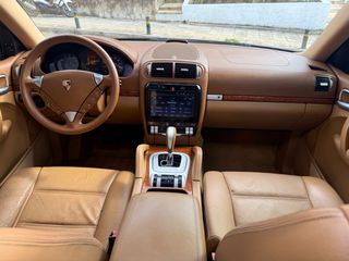 Porsche Cayenne 2004-thumb-12