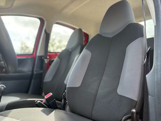 Peugeot 107 2012-thumb-7