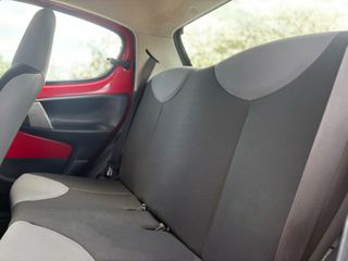 Peugeot 107 2012-thumb-10