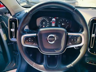 Volvo XC40 2019 T3-thumb-5