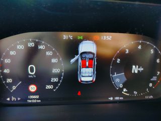 Volvo XC40 2019 T3-thumb-6