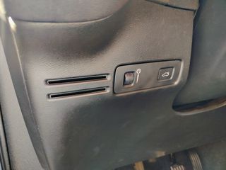 Volvo XC40 2019 T3-thumb-8