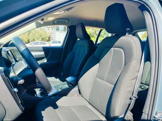 Volvo XC40 2019 T3-thumb-10