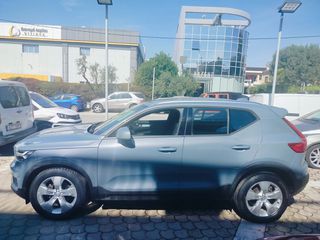 Volvo XC40 2019 T3-thumb-12