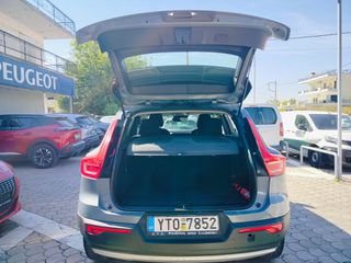 Volvo XC40 2019 T3-thumb-15