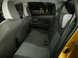 Toyota Yaris 2019 1.5 HYBRID Y20 TEAM-thumb-17